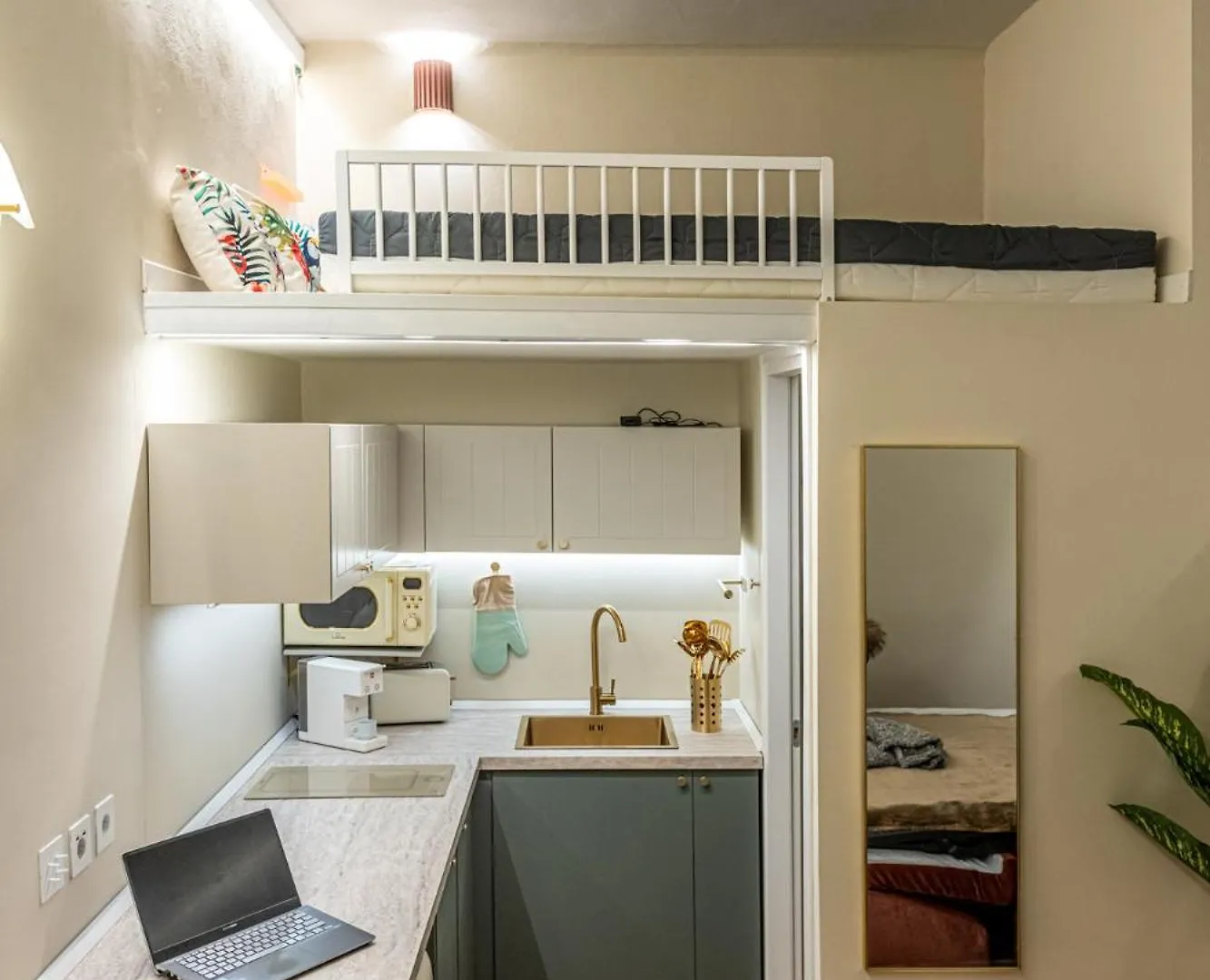 Stylish Monolocale Apartment Milan Italy